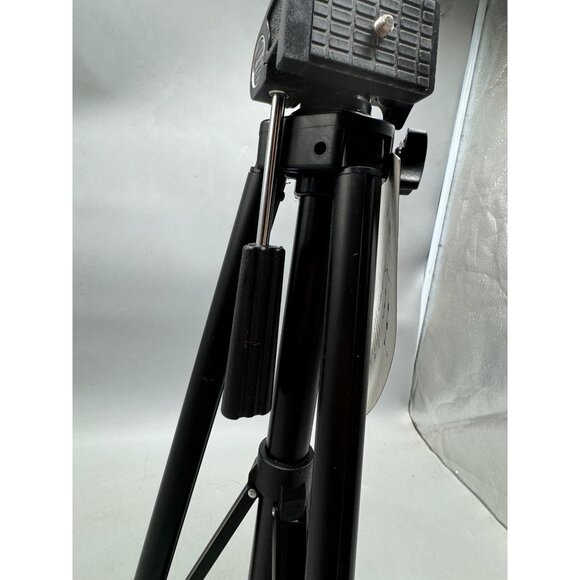 Vantage VT-205 Tripod With 3-Section Compact Column Elevating Pan/Tilt Head & Ri - Picture 4 of 16